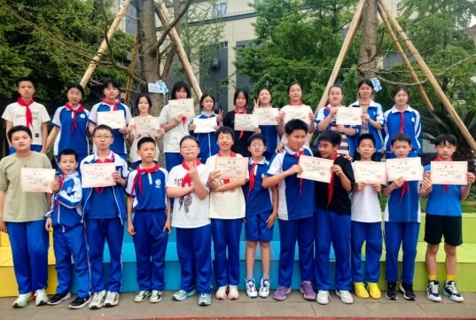 成都佳兴外国语学校