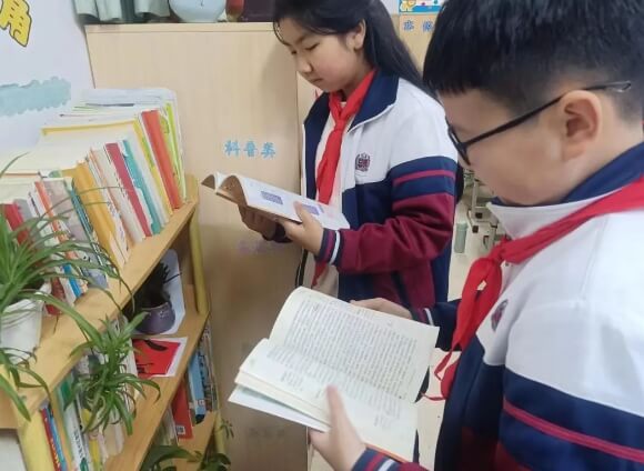 成都市郫都区川科外国语学校