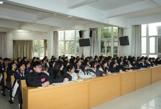 成都铁路卫生学校