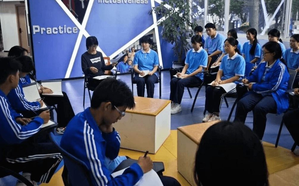 成都电子信息学校