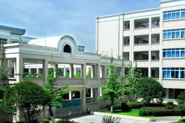 成都棠湖外国语学校好么
