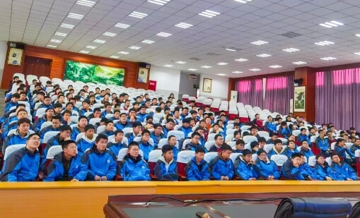 郫县友爱职业技术学校