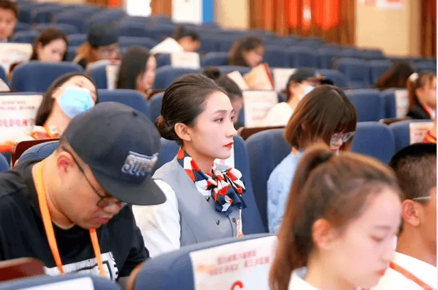 成都航空旅游职业学校