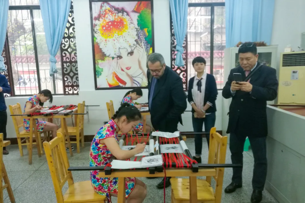 友爱职业学校怎么样