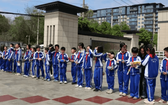 成都佳兴外国语学校