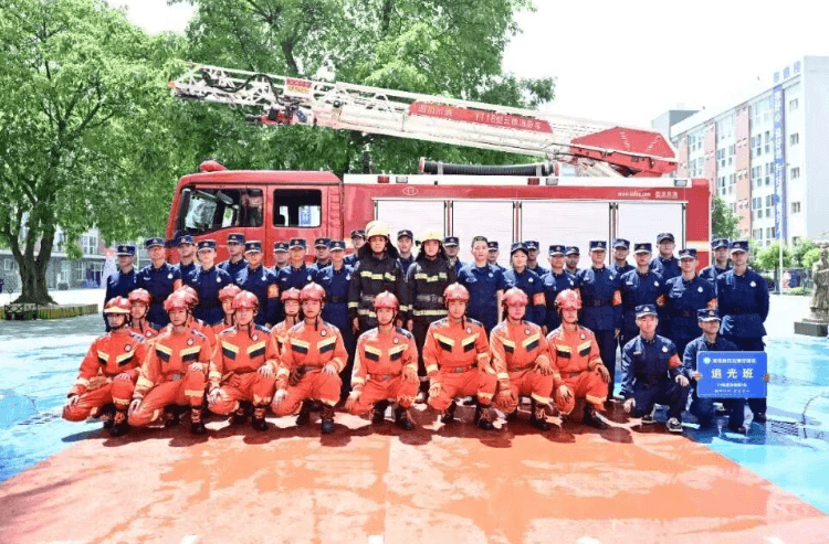 成都华商理工职业学校