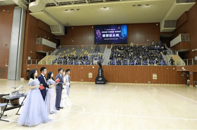 四川省成都市龙泉中学校 四川省成都市龙泉中学校