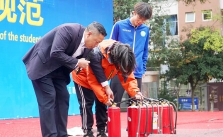 成都华商理工职业学校