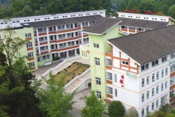 广汉市职业中专学校招生