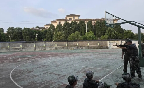 四川省成都市龙泉中学校