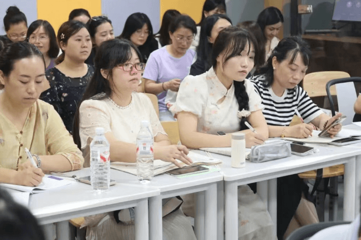 成都新世纪外国语学校