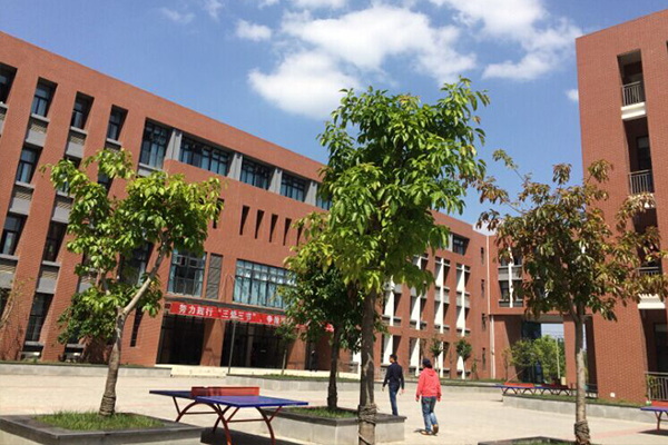 国盛技工学校