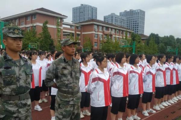 崇庆中学怎么样