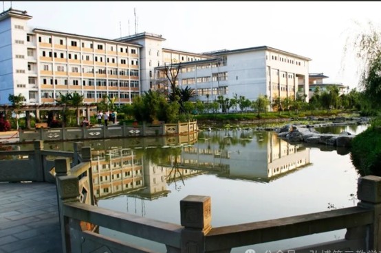 双流弘博中等职业学校环境一角 双流弘博中等职业学校环境一角