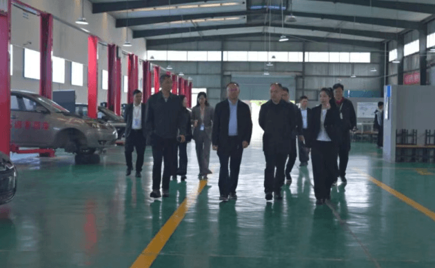 南充电子工业学校