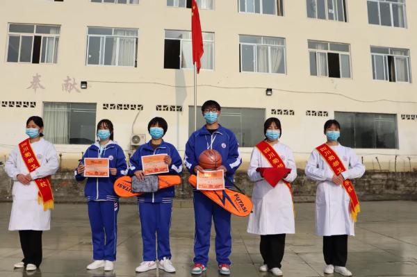 四川蜀都卫生学校举行年度颁奖典礼