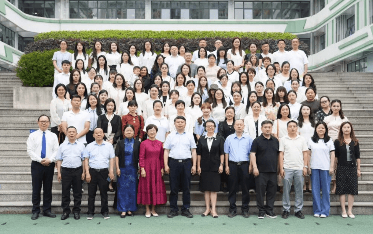 成都新世纪外国语学校