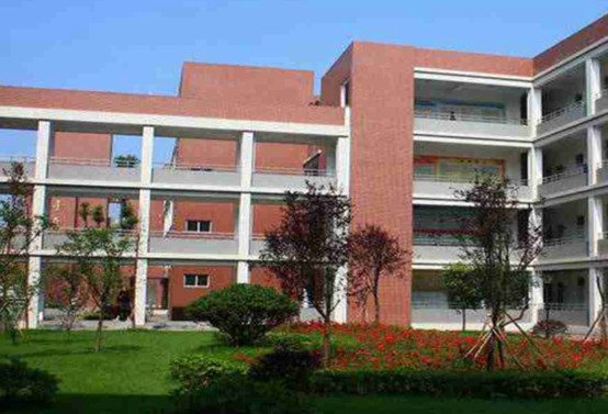 新津职高教学楼