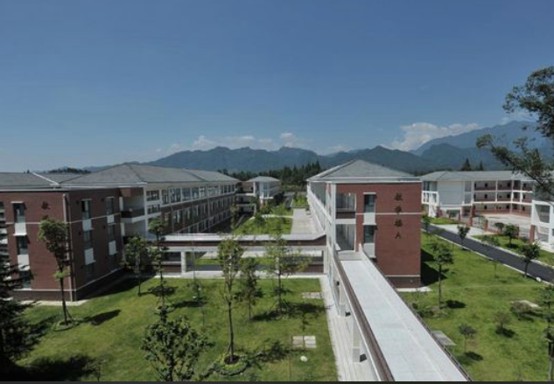 都江堰市青城山高级中学鸟瞰图