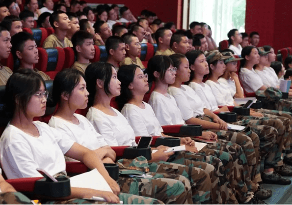 成都泛美航空旅游职业学校